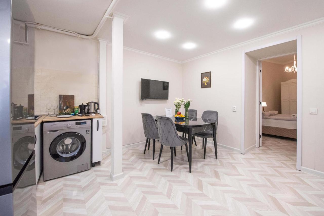 Old Town-Booking Apartment Tbiliszi Kültér fotó